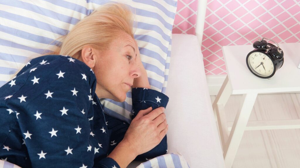 Sa zgjat menopauza qe shkakton probleme me gjumin?