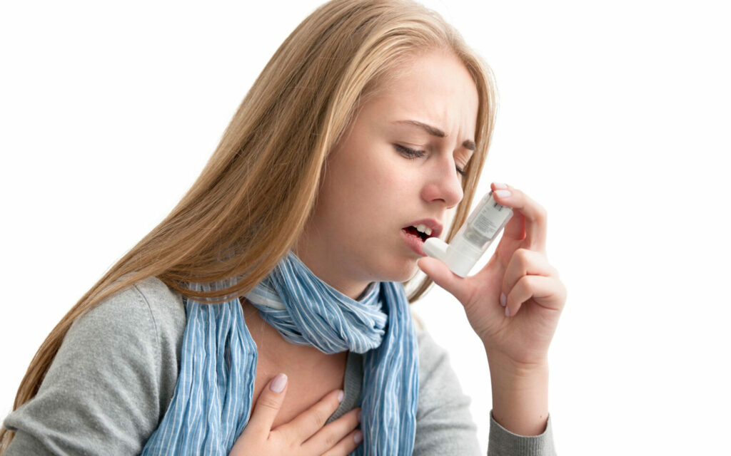Kolla e thate eshte nje simptome e zakonshme e astmes.